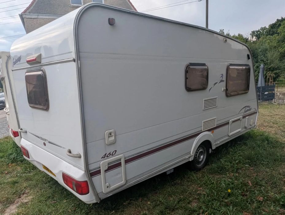 SWIFT FAIRWAY  przyczepa z moverem i namiotem 2-3 osobowa