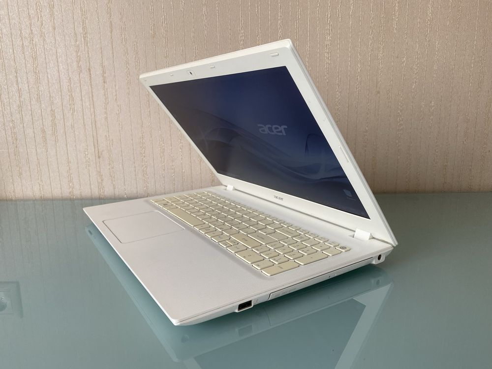 Ноутбук Acer Aspire E5-574G i5-6200U/8GB/GF 920M/480 ssd/