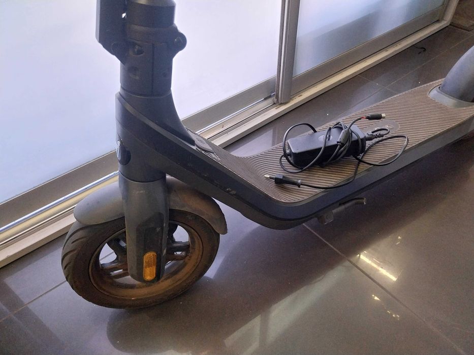 Hulajnoga elektryczna SEGWAY E2 PRO 350W 35KM 10" CZARNY