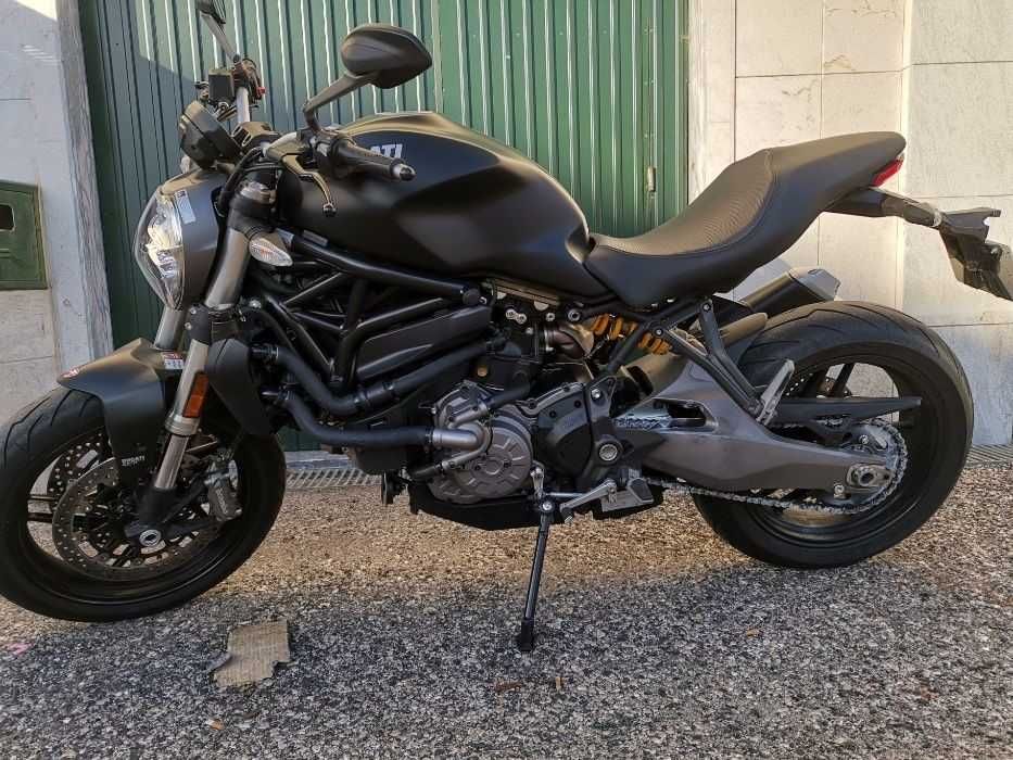 DUCATI MONSTER 821 DARK 2018 (como nova)