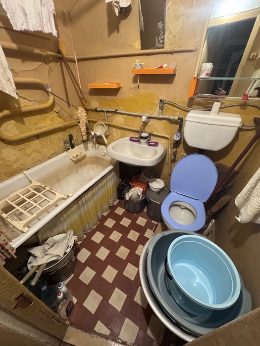 Продаж двух кімнатна квартира