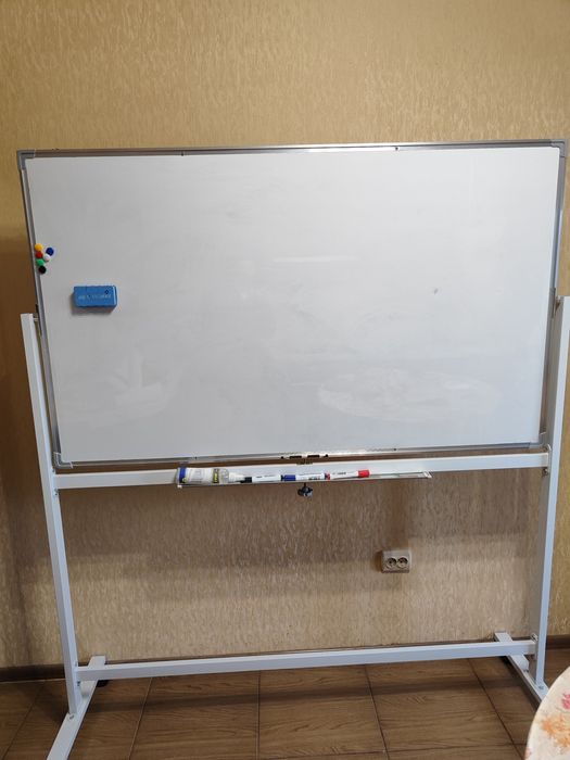 Магнітно маркерна дошка. Фліпчарт.90х150