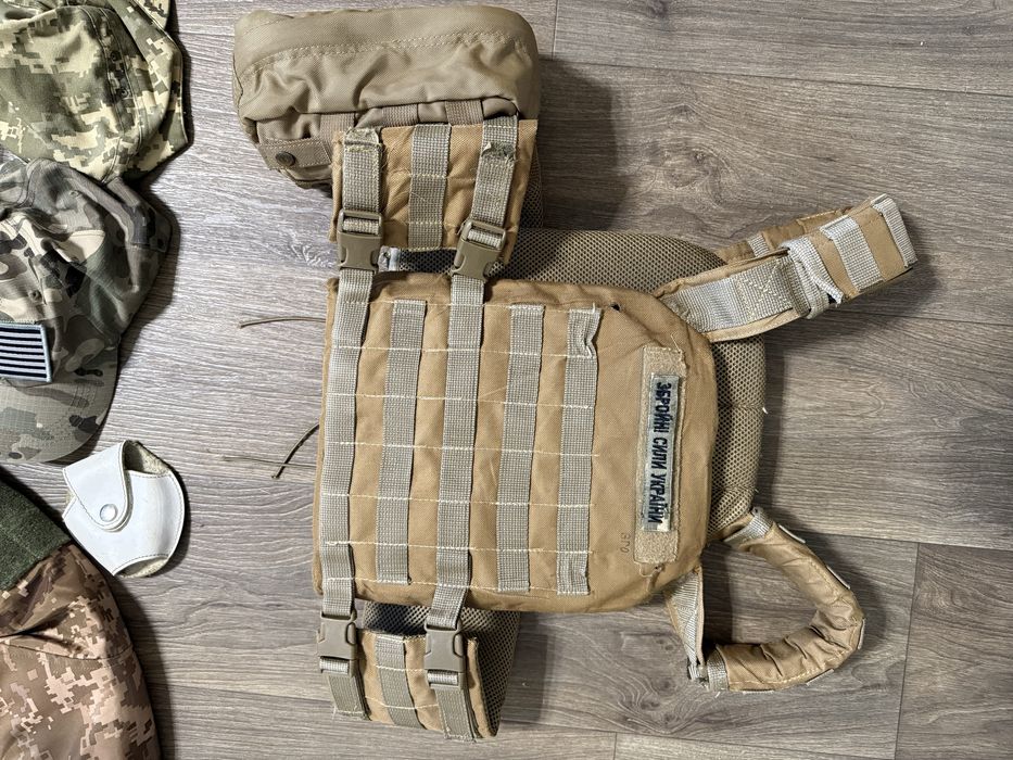 Чохол бронижилета,аптечка,бушлат,рукавиці тактичні,берці,штани ЗСУ