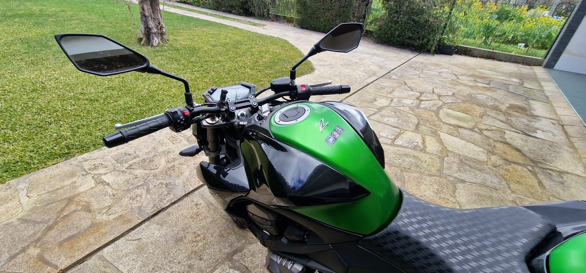 (COMO NOVA) Kawasaki Z800 - 6.800KMS