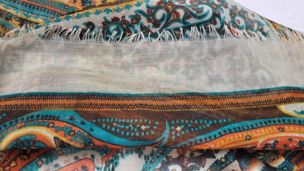 Kolorowy, duży szal