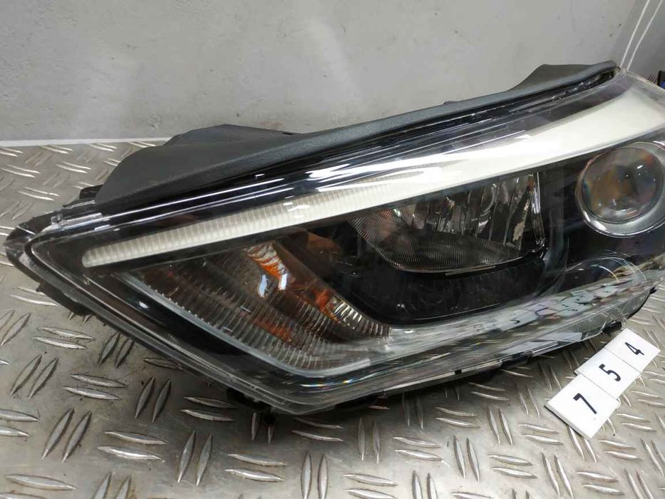 Hyundai/Kia Tucson 3 16- фара L нова без упаковки галоген FA0754 92101