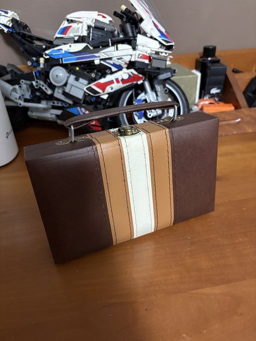 Jogo de Dominó com mala