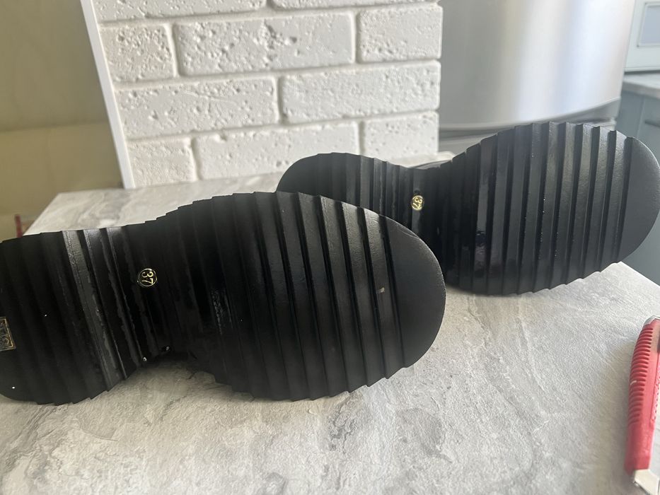 Продам жіночі туфлі