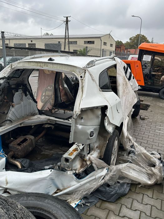 Renault Megane 3 Kombi części kasta na części próg słupek ćwiartka