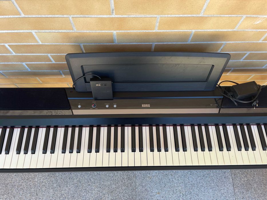 Piano Korg SP-170S