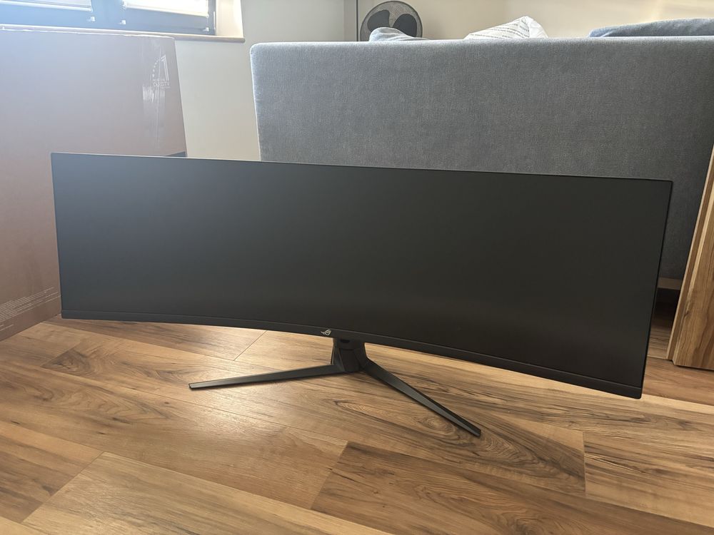 Monitor super ultrawide Asus Rog Strix 49” XG49VQ 32:9