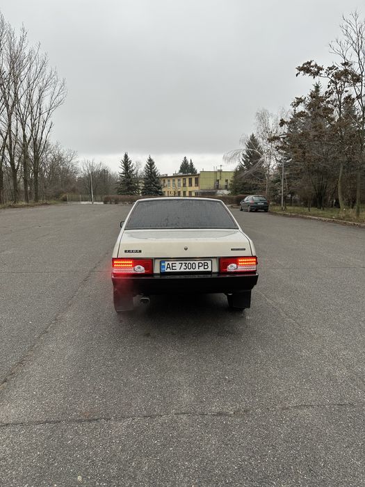 Продам ваз 2199 1.6 бензин