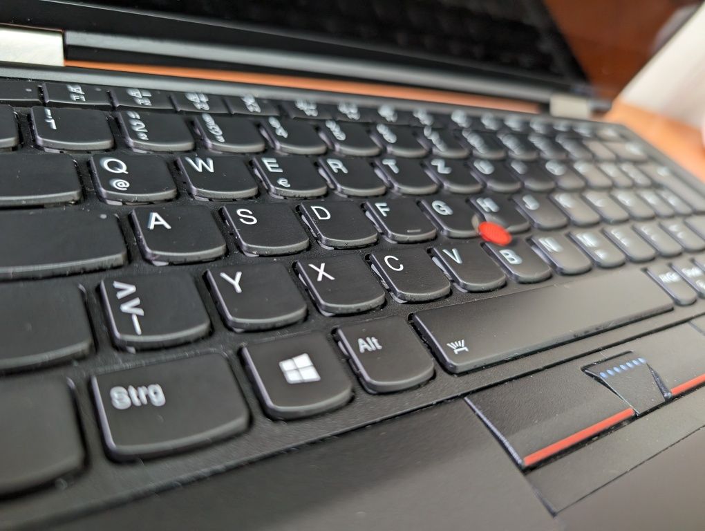 Сенсорний Ноутбук Lenovo ThinkPad X380 Yoga/i7-8550U/16GB/512M2/FHD