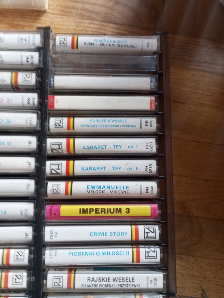 Kasety magnetofonowe VHS płyty winylowe