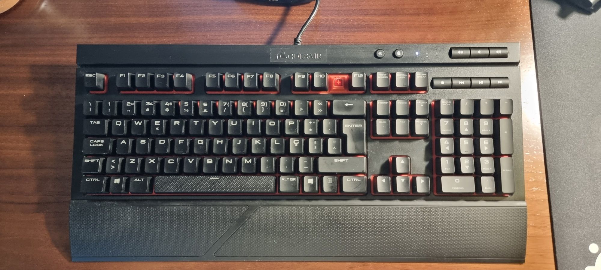 PC Torre gaming 2060 i5 16GB + monitor e teclado