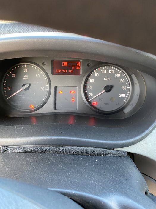 Sprzedam vivaro 2.0 114KM 2014 rok