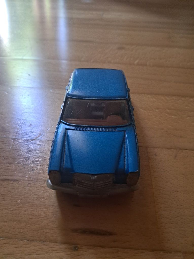 Модель авто 1/43