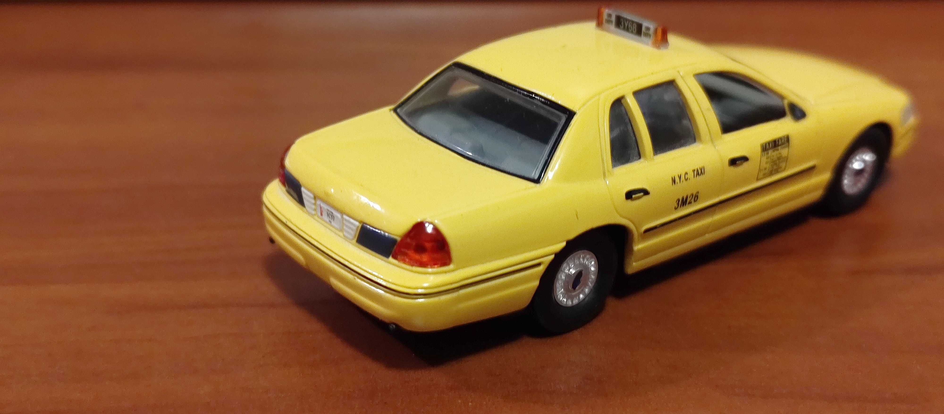 Ford Crown Taxi NYC 1992 żółta taksówka skala 1/43