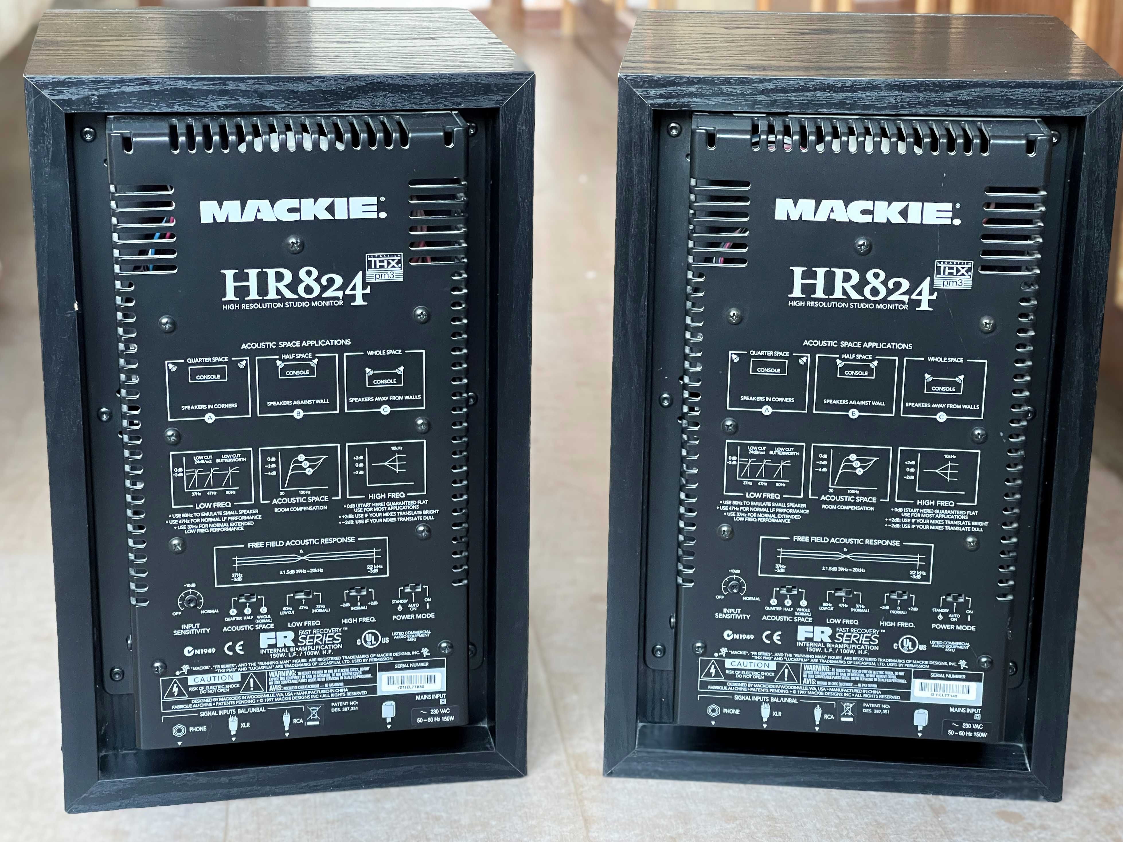 Студійні монітори Mackie HR824 (пара)