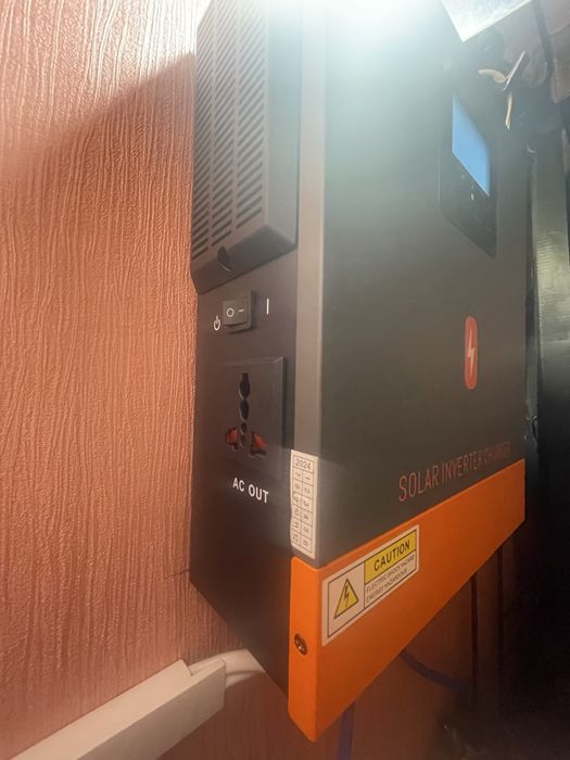 Гібридний інвертор 1.5k24v