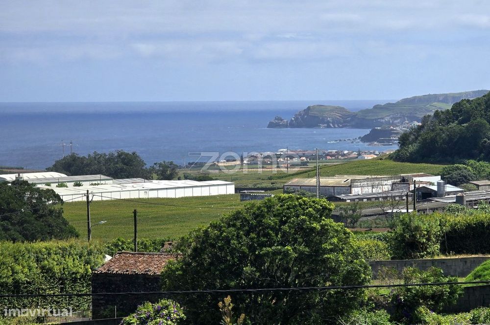 Moradia Isolada com Quinta Produtiva e Vista Mar nos Açores