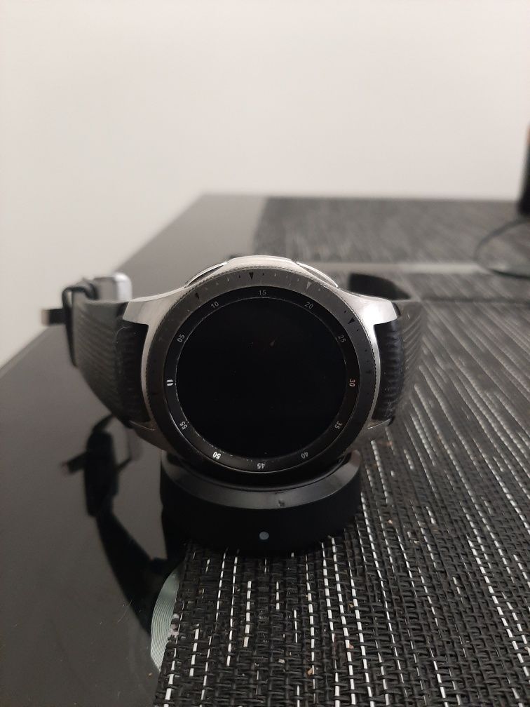 Смарт-часы Samsung Galaxy Watch 46mm Silver