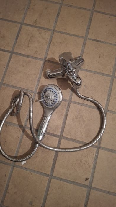 Torneira Roca com chuveiro