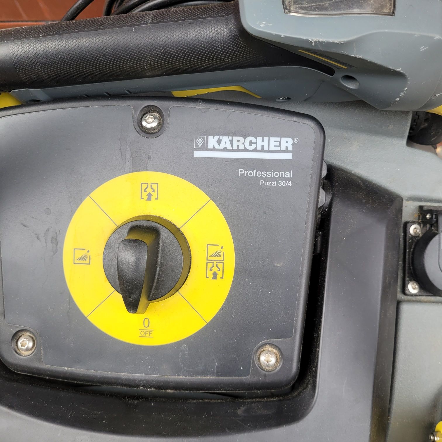 Odkurzacz pioracy Kärcher Puzzi 30/4