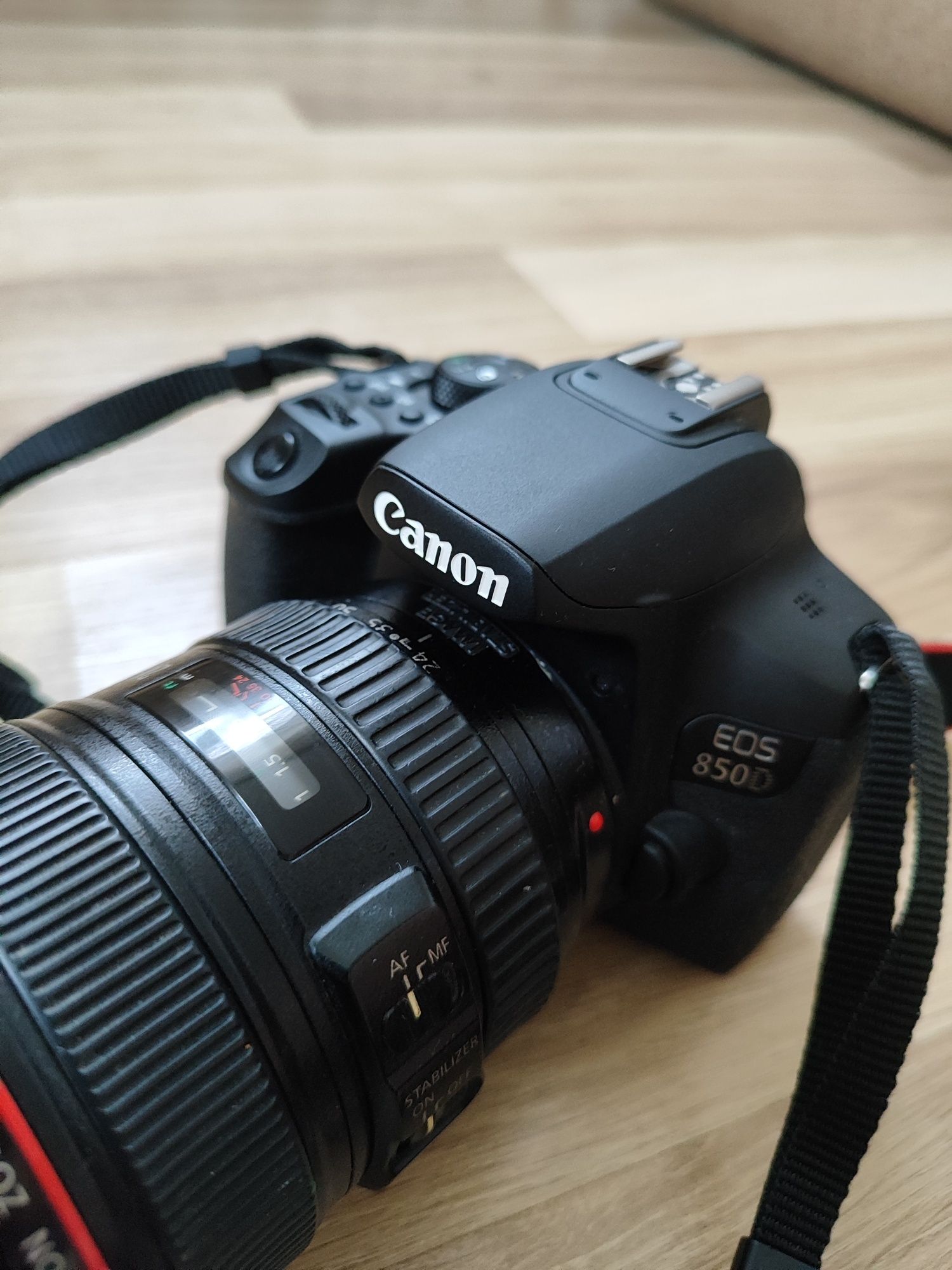 Фотоапарат  Canon 850d body