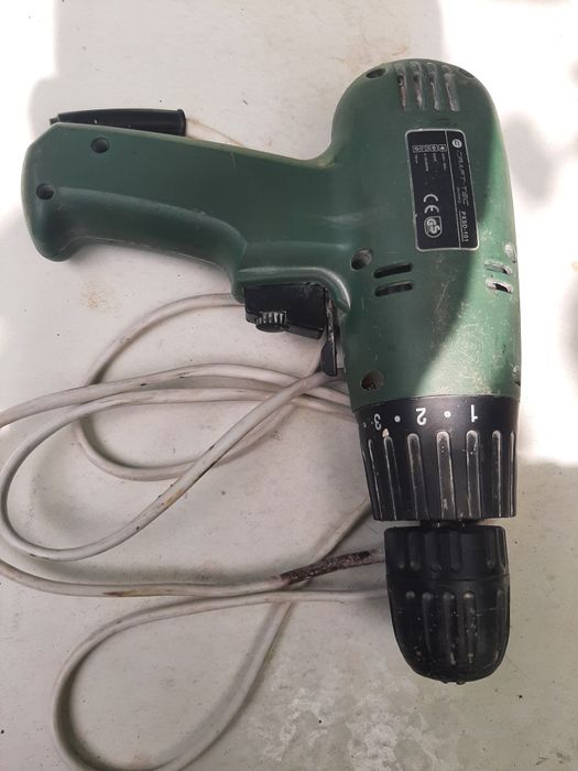 Электрический шуруповерт