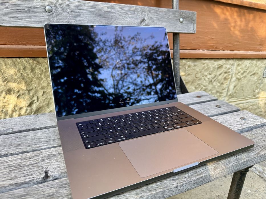 MacBook Pro 16 A2485 iCloud M1 Pro