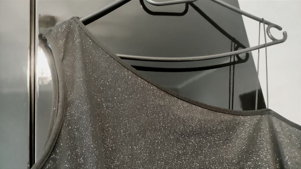 Zjawiskowa, asymetryczna sukienka na jedno ramię marki QUIZ roz. 44