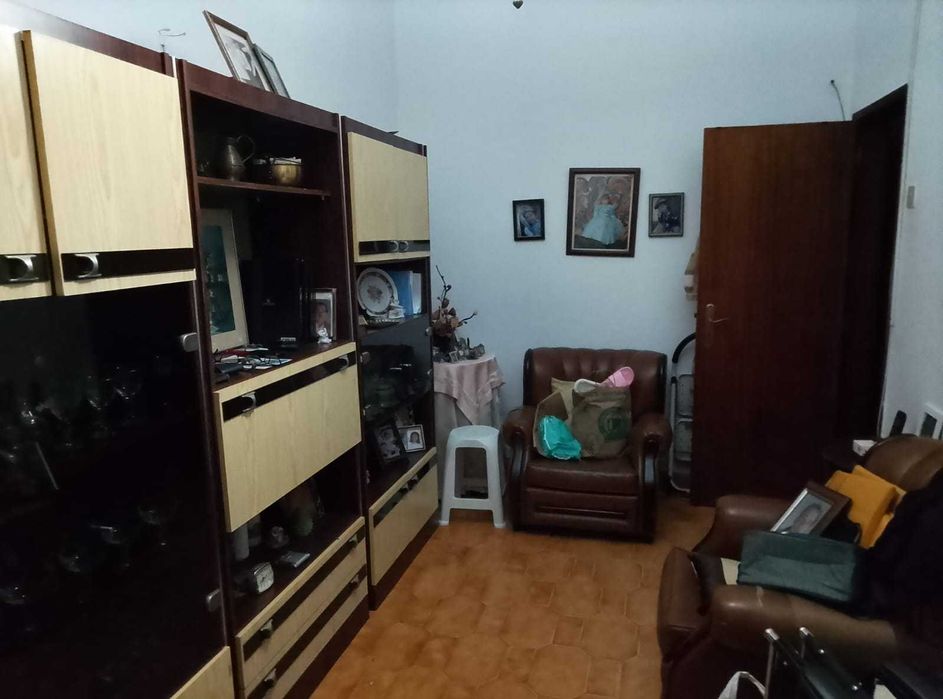 Apartamento T1 de R/C com quintal