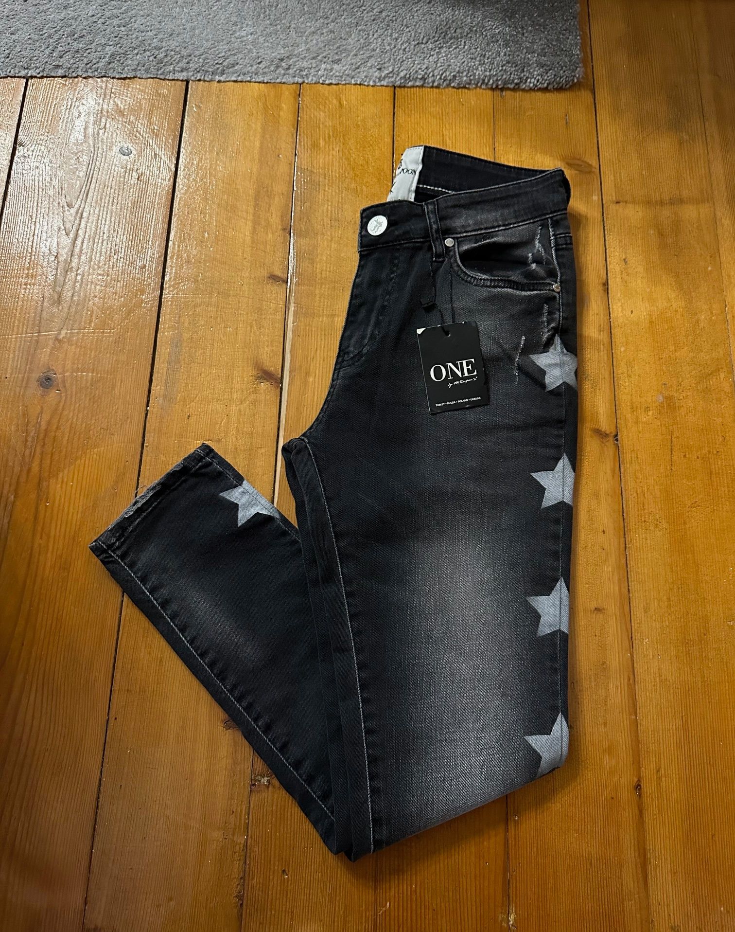 Nowe spodnie jeansy One Teaspoon 28