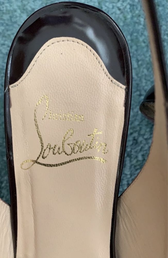 Sapatos Louboutin