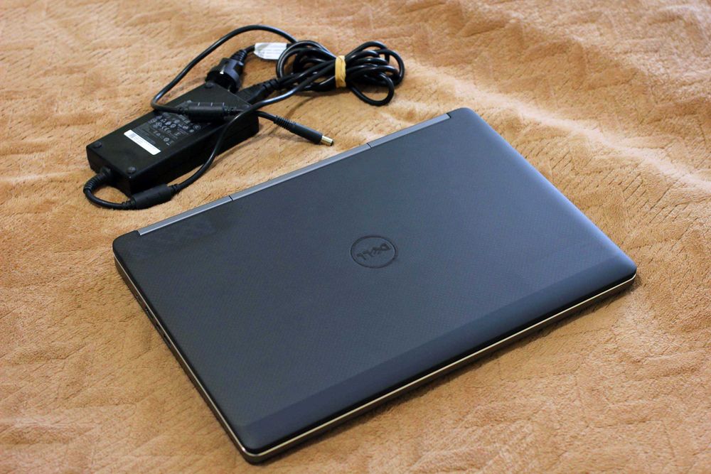 DELL 7520/i7-7820HQ/NvidiaQuadro M1200 4GB/16GB/SSD512/АКБ5ч/15 СЕНСОР