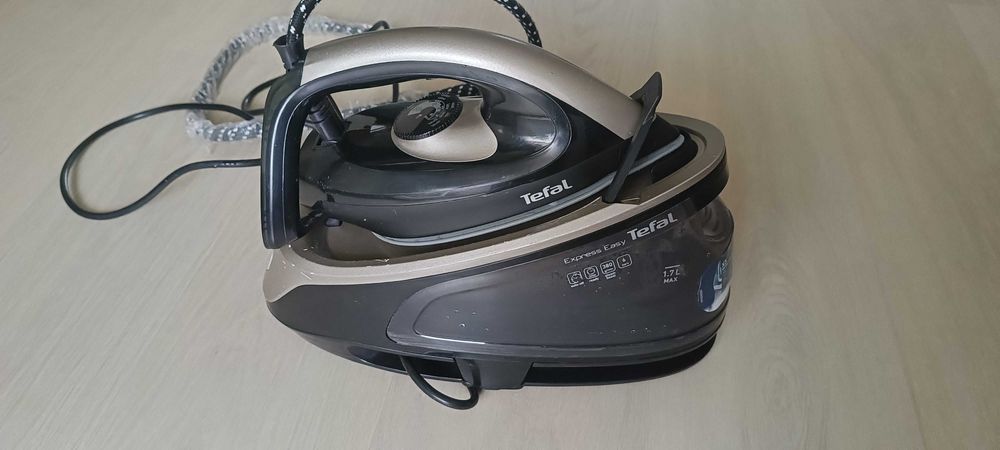 Stacja parowa żelazko Tefal
