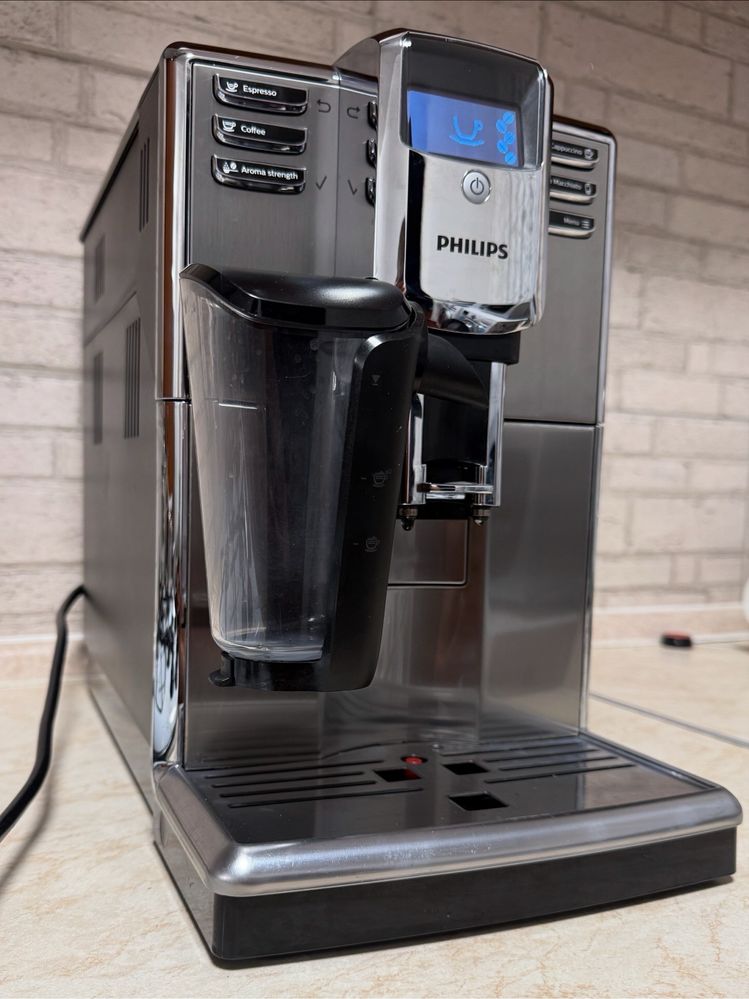 Кофемашина Philips Latte Go Saeco EP5335 series 5000