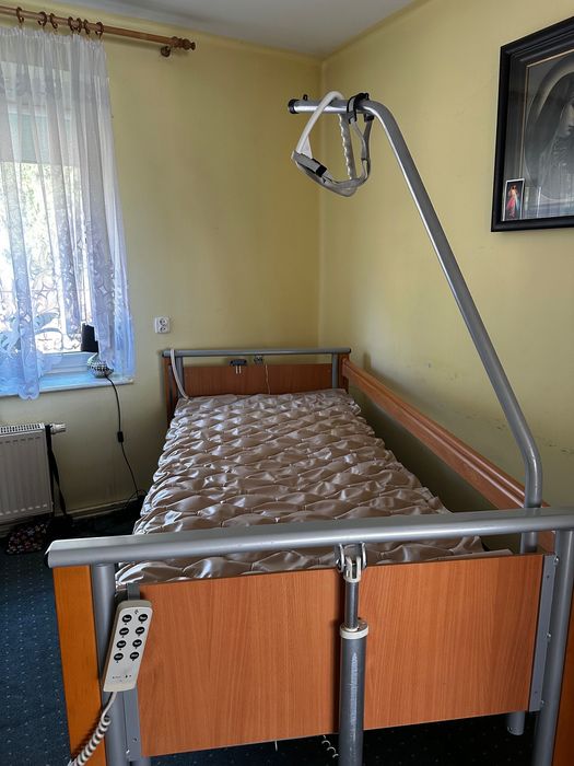 Łóżko rehabilitacyjne +2 materace przeciwodleżynowe!