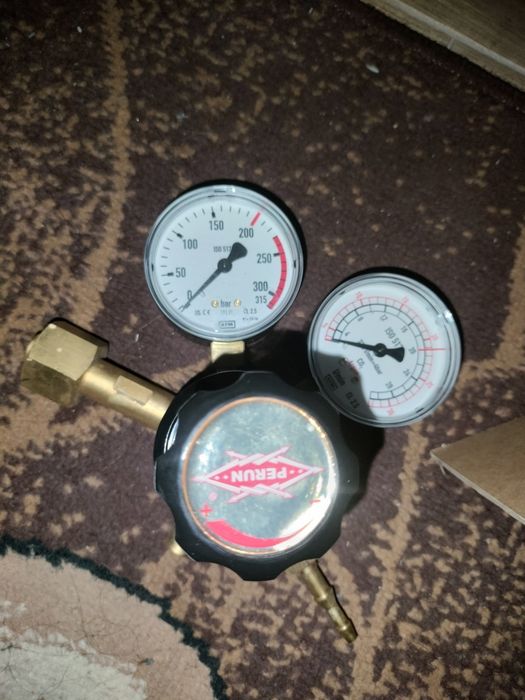 Reduktor butlowy jednost. Do argonu i CO2