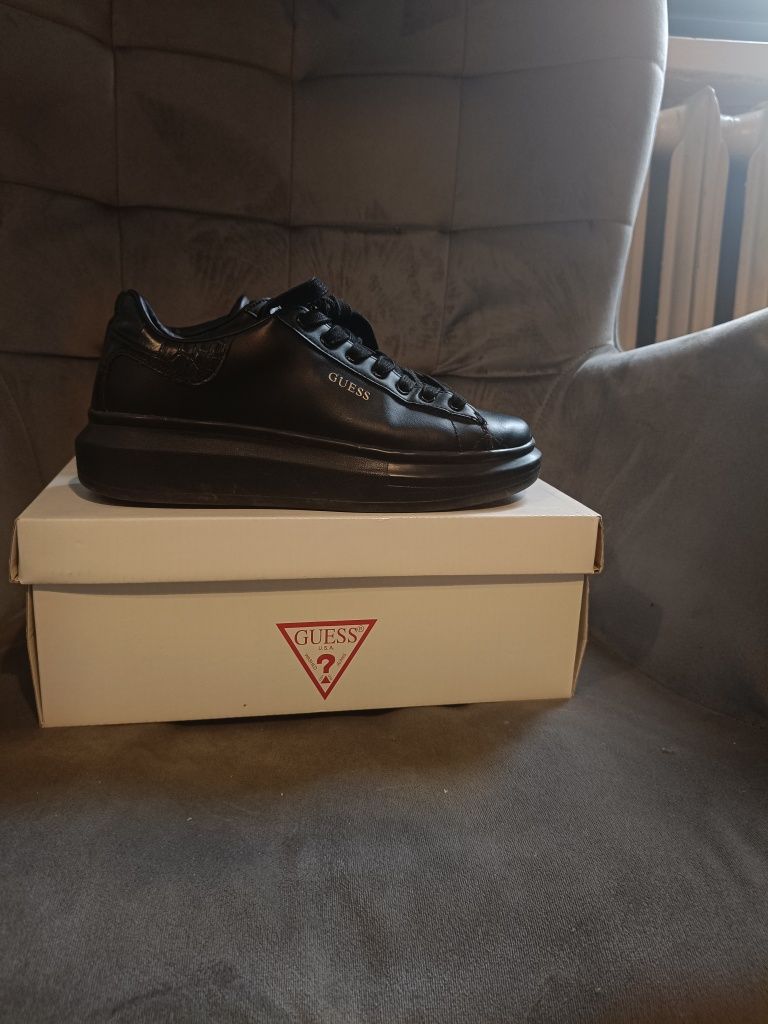 Buty Guess rozmiar 37