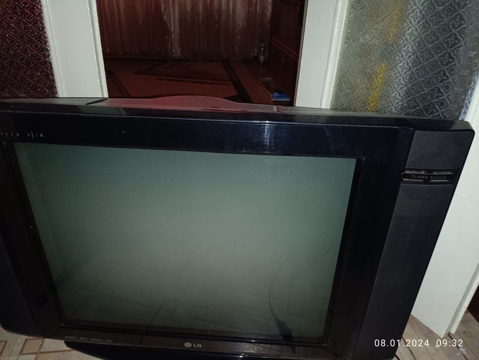 Продам 4 телевизора все рабочие, цена за все