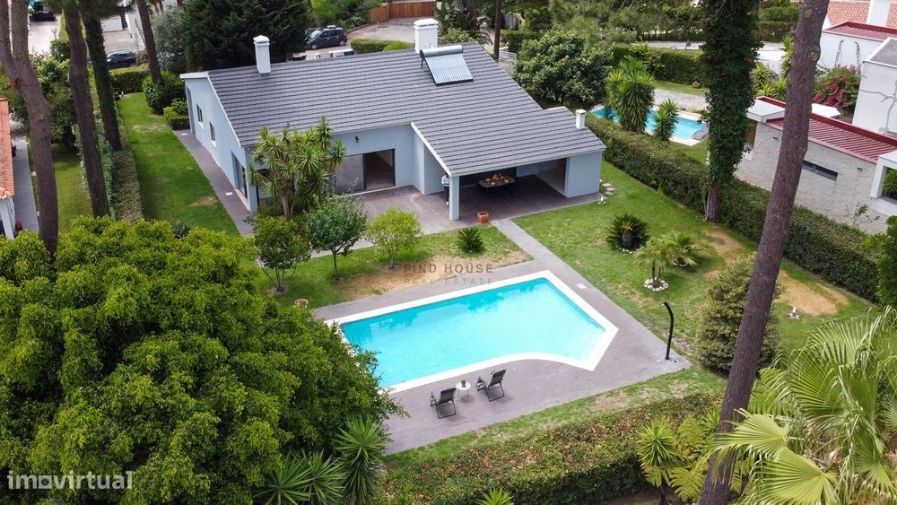 Moradia T4 de Luxo Totalmente Remodelada na Herdade da Aroeira