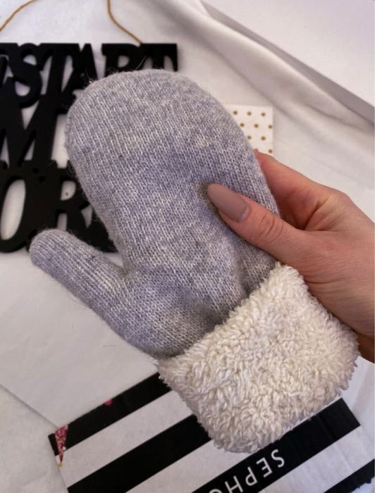 Сірі утеплені рукавички