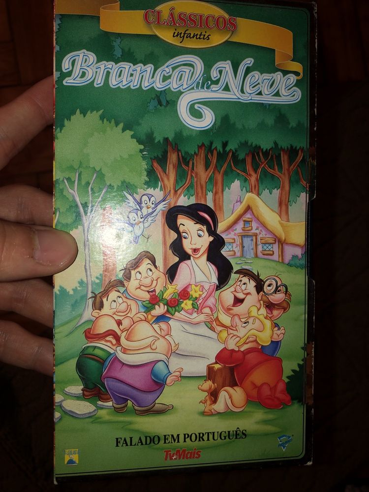 Filme em cassete clássico infantil a branca de neve