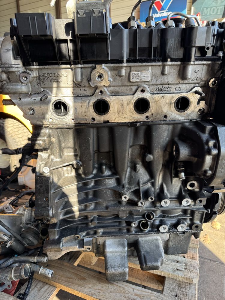 Silnik 2.0DIESEL D5 D4204T23