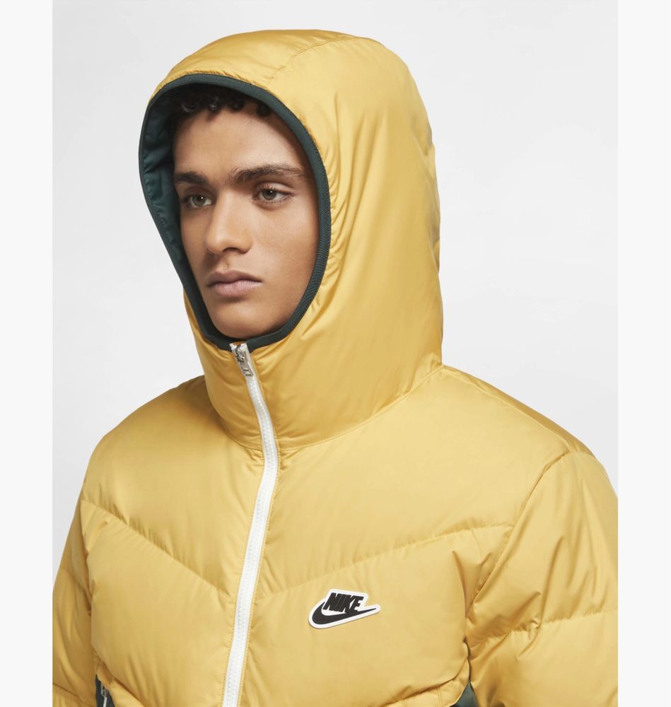 Пуховик Nike SPORTSWEAR DOWN-FILL WINDRUNNER оригінал  CU4404-700