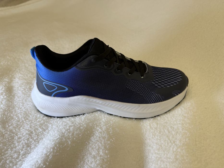 Новые мужские кроссовки 43 р 27.5см