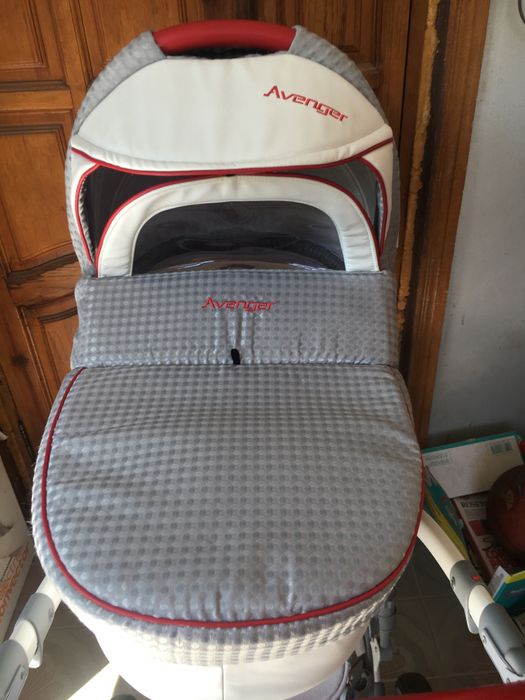 Срочно! Коляска Avenger 2 в 1 + летняя коляска-трость Chicco