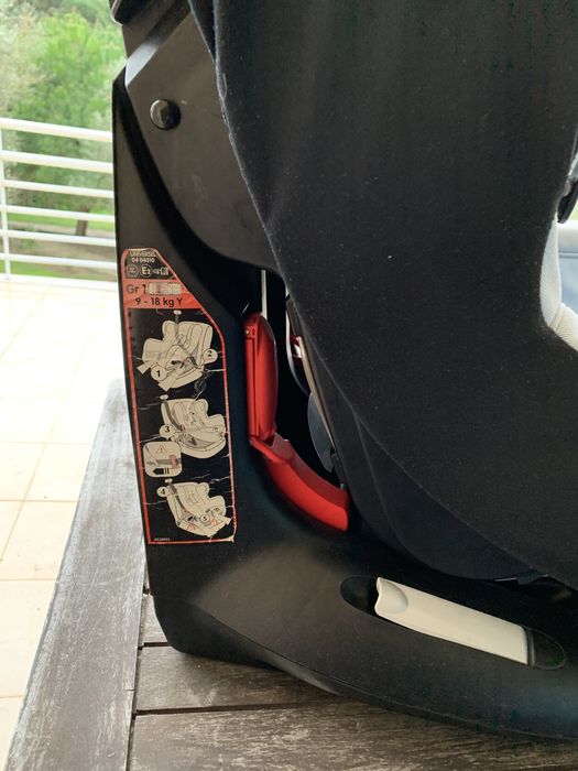 Cadeira Auto Grupo 1 (dos 9 aos 18kg) da marca Bébé Confort